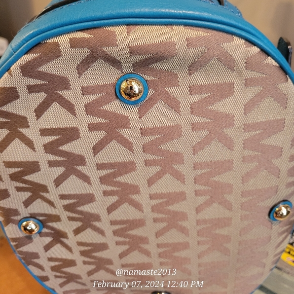 Michael Kors Kingsbury Bucket Bag  Jaqured Logo MK Tote NWOT Designer #712 - Picture 4 of 17